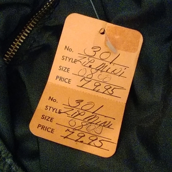 NWT Vintage CALIFORNIA CREATIONS LEATHERS Mini Skirt with zip up sides.  Size 10 - Picture 4 of 4